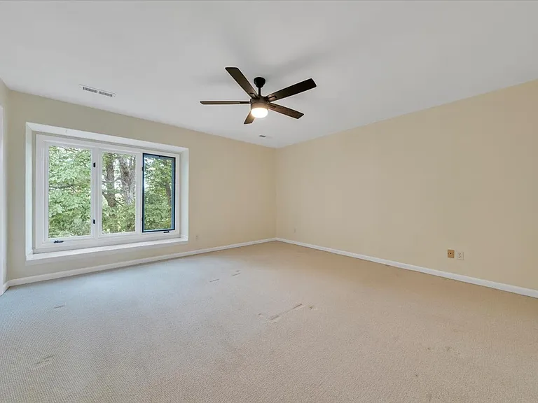 3420 Londonderry Ct — Photo 9