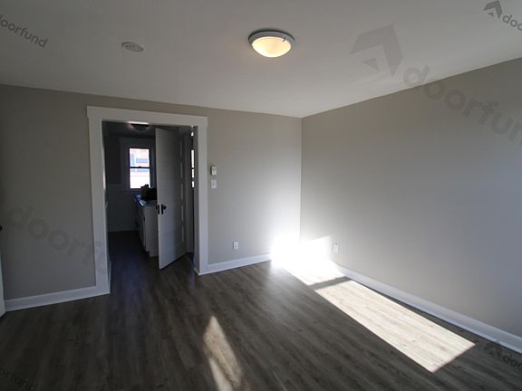 Living Room - new floors and paint!