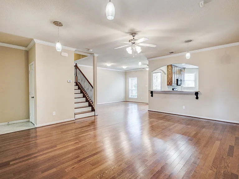 1020 Paradise Cv — Photo 26