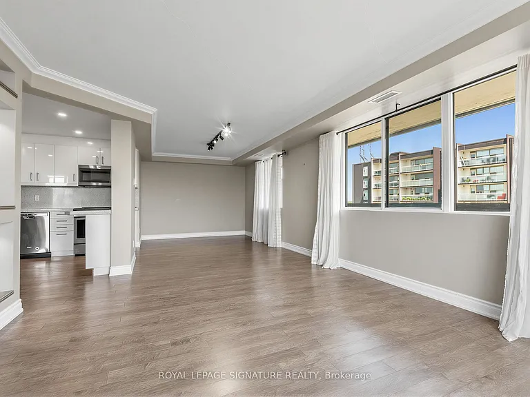 8111 Yonge St #1010 — Photo 17