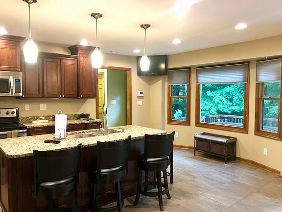 Kitchen Island Area