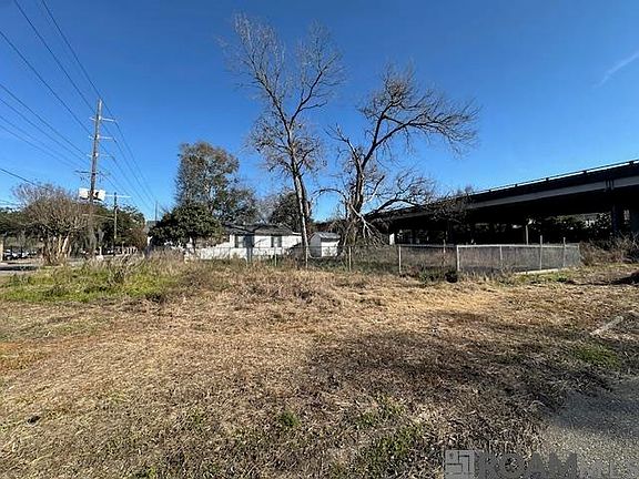 3rd image of 602 S South Blvd