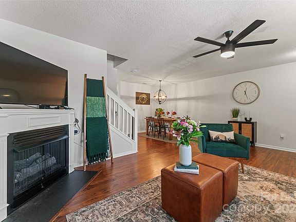 5th image of 7106 Bidford Ct