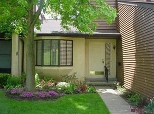 133 Mulberry Ln, Munroe Falls, OH 44262