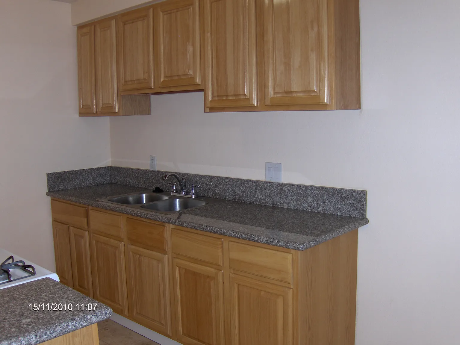 6914 Woodley Ave — Photo 4