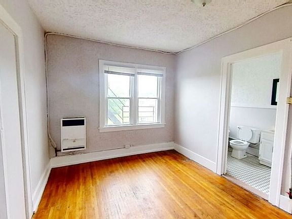 3rd image of 2005 Dewey Ave APT 7