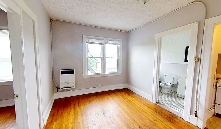 2005 Dewey Ave #7 — Photo 3