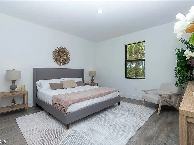 1125 Deauville St E — Photo 22