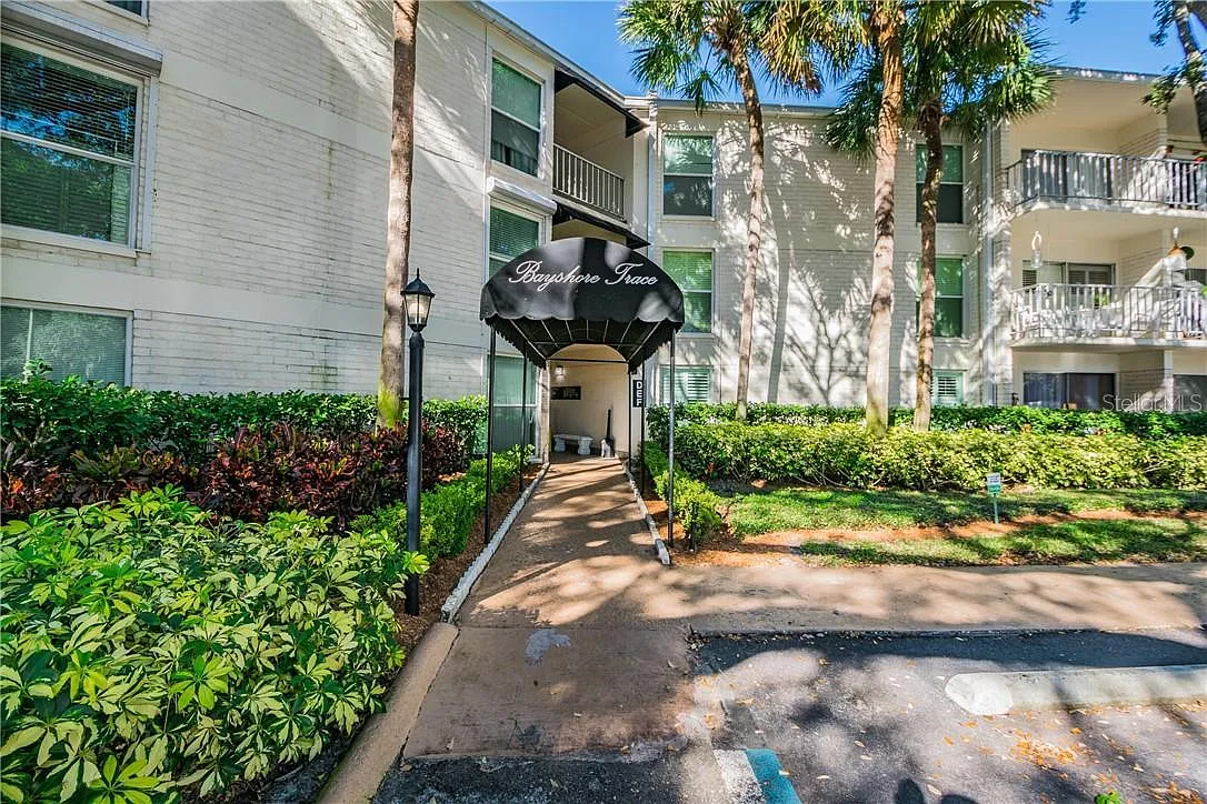 1 bed, 1.5 bath, 728 sqft, $2,000 — Photo 1