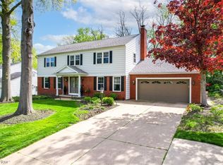 345 Sand Run Rd, Akron, OH 44313