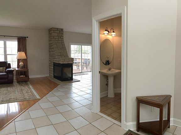 4th image of 625 Eaton Dr
