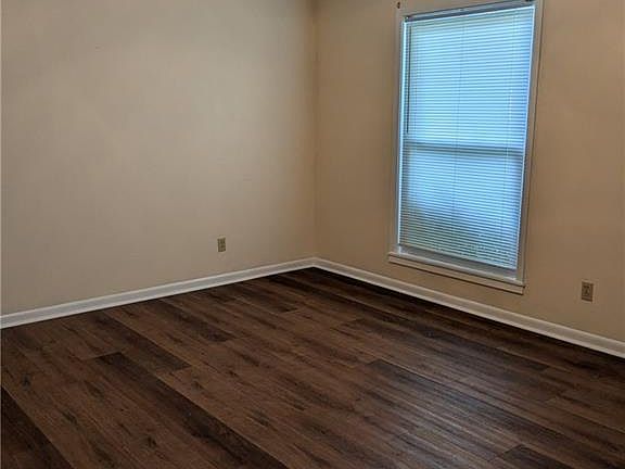 4th image of 5720 Larkspur Dr