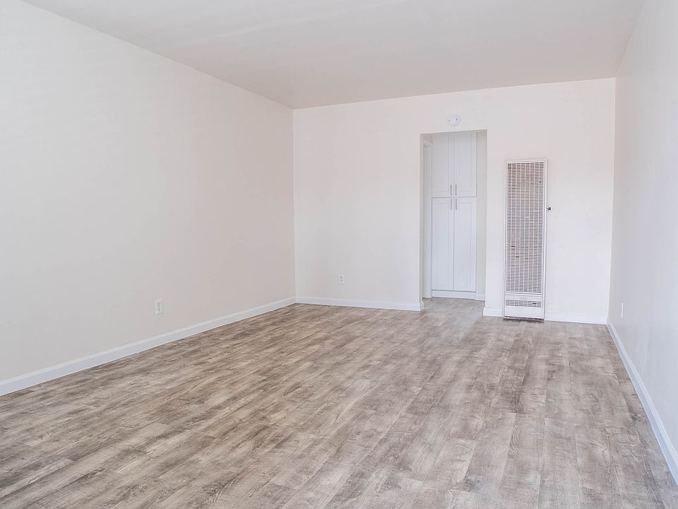 1st image of 16215 Woodruff Ave APT 8
