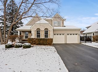 601 Delaware Ln, Elk Grove Village, IL 60007