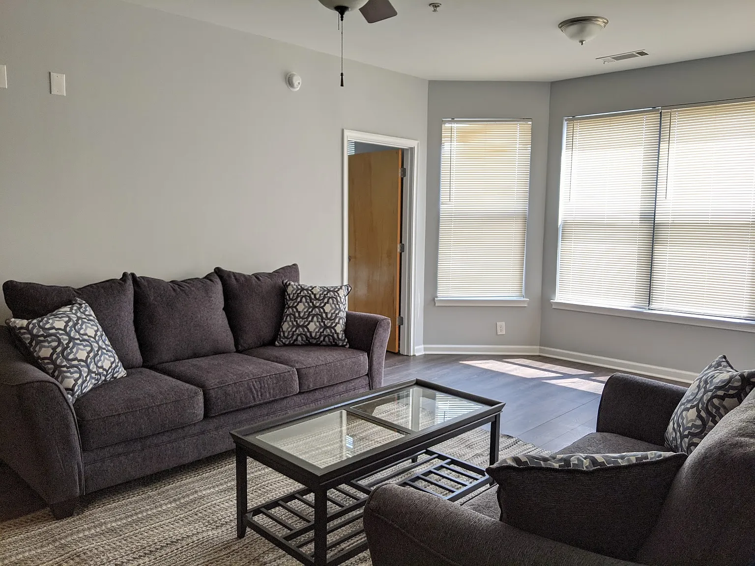 2 bed, 1031 sqft, $2,199 — Photo 2