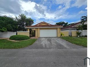 17335 NW 61st Ct S, Hialeah, FL 33015
