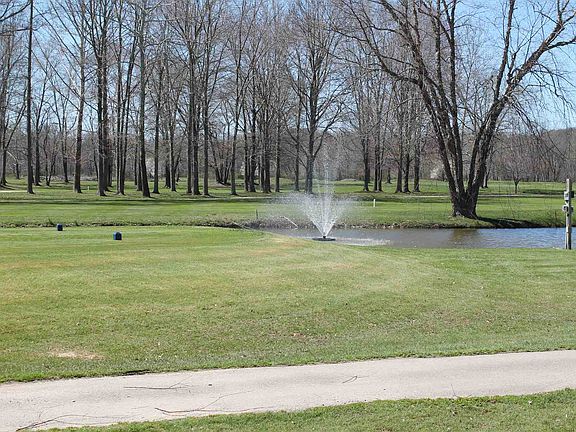 2nd image of 2375 Fairway Dr #307