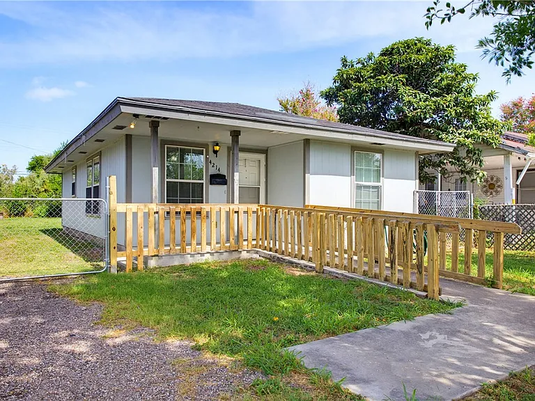 4214 Barrera Dr — Photo 1