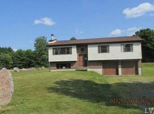 1355 N Mountain Dr, Blakeslee, PA 18610