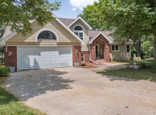 2202 9th Ave SE, Willmar, MN 56201