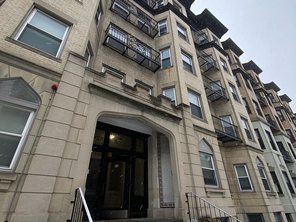 2nd image of 46 Westland Ave APT 44