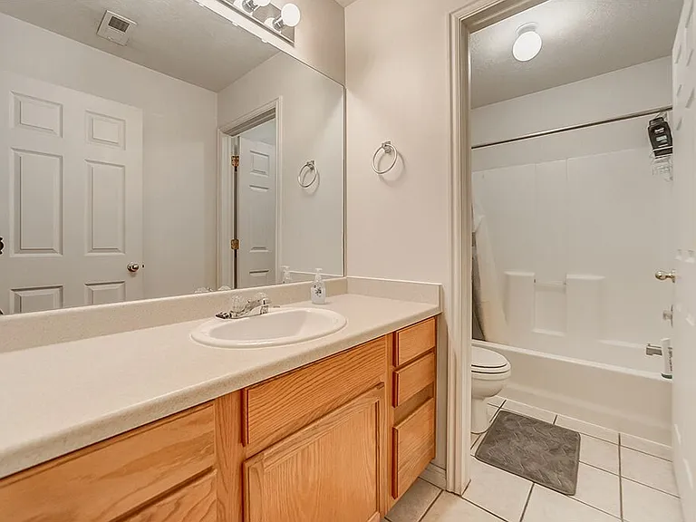 543 N University Ave #305 — Photo 6