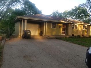 818 Crawford Dr, Lawrence, KS 66049