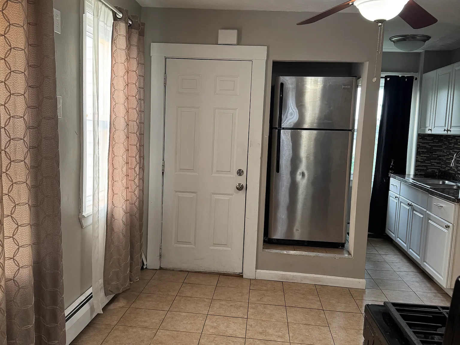 2 bed, 750 sqft, $1,800 — Photo 4