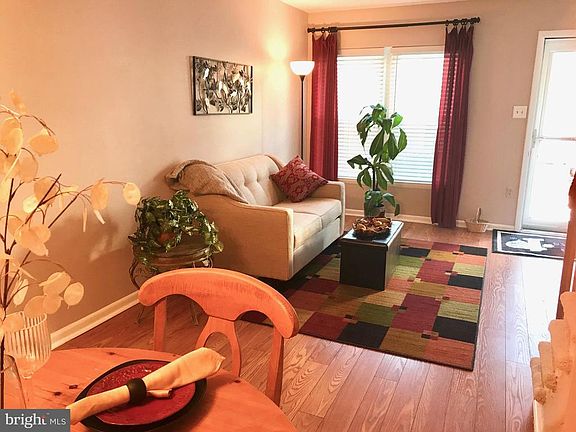 3rd image of 13814 Beaujolais Ct