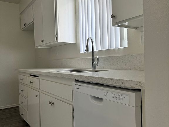 3rd image of 7200 Melrose St APT 203