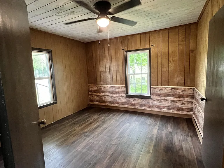 405 S Skaggs Rd — Photo 5