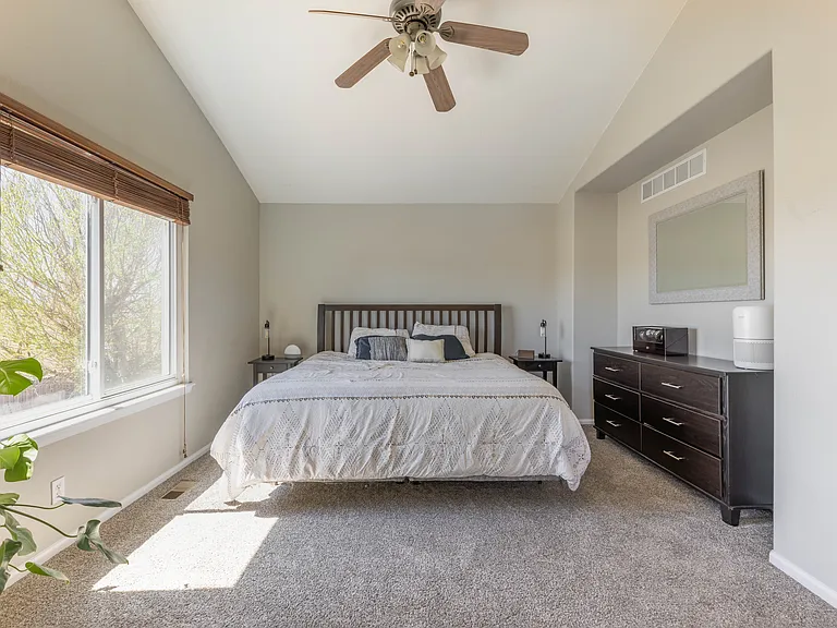 4722 Sutton St — Photo 20