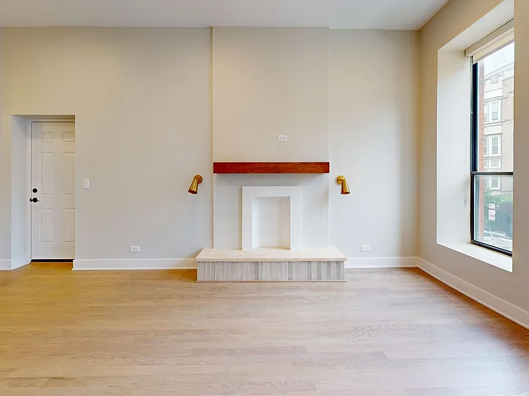 2119 N Clark St — Photo 10