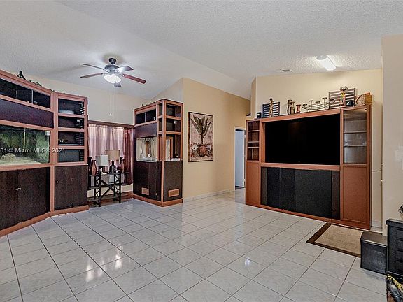 4th image of 1970 NW 190th Ave