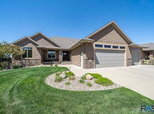 2001 S Copper Crest Trl, Sioux Falls, SD 57110