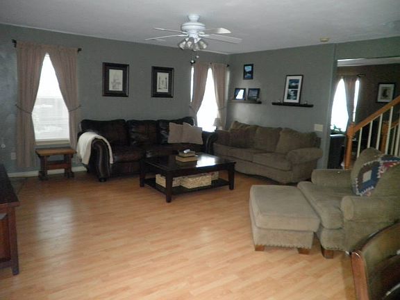 4th image of 215 Rockwood Pl