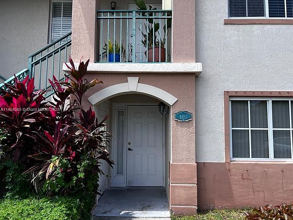 2nd image of 1271 SE 29th St #10324