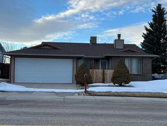 1016 Carriage Ln — Photo 1