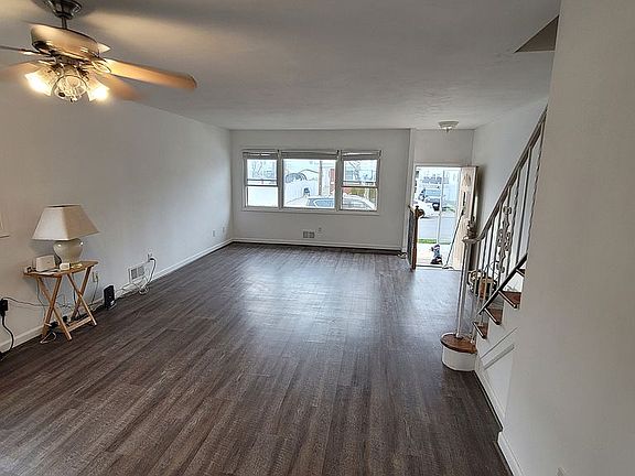 4th image of 310 Milton Ave