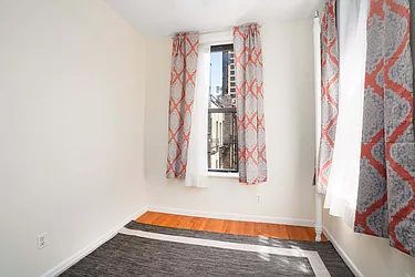 Rented by R New York