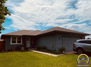 7549 SW 25th St, Topeka, KS 66614