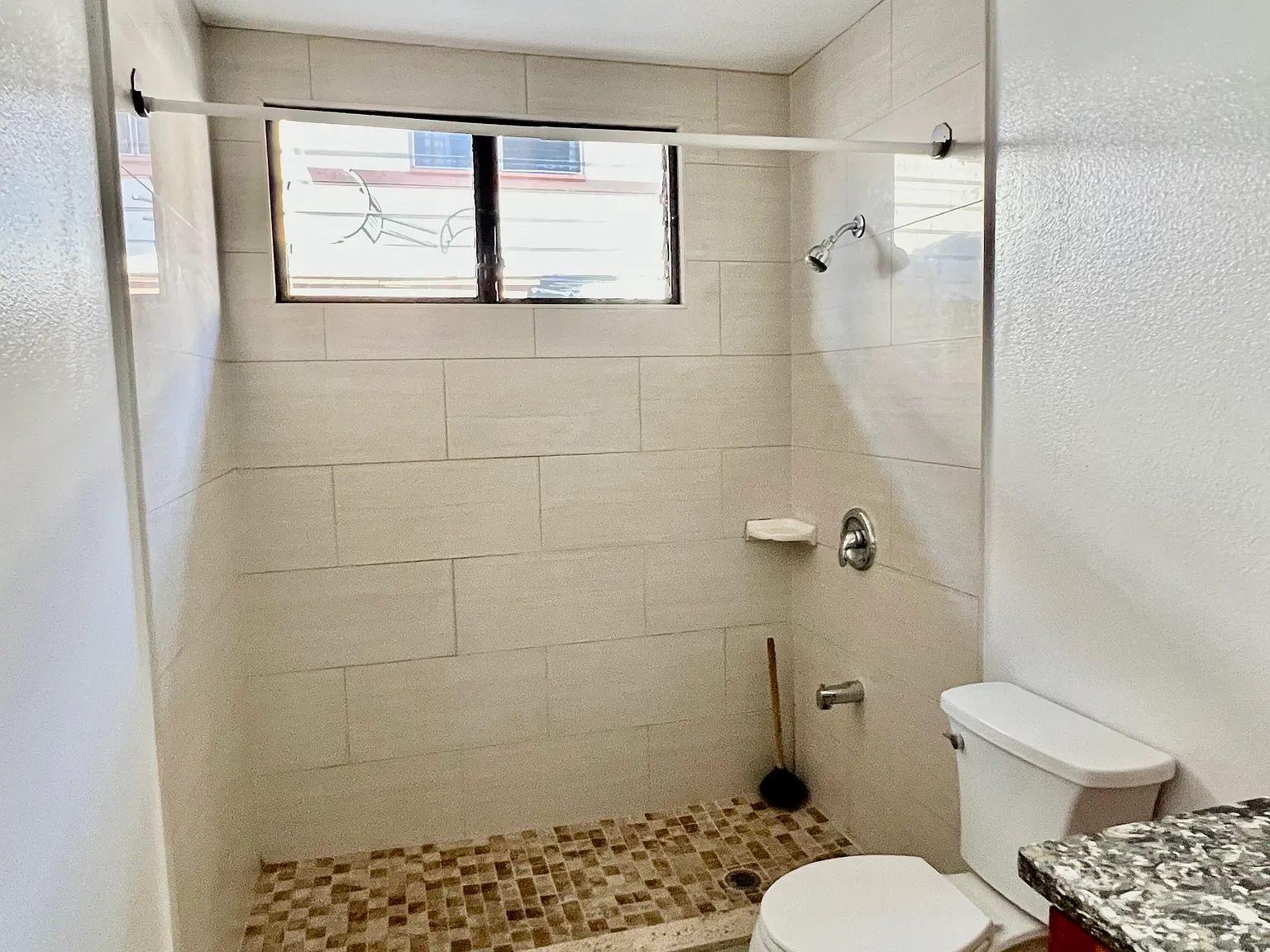 2 bed, 900 sqft, $2,300 — Photo 3