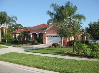 190 Clear Lake Dr, Englewood, FL 34223
