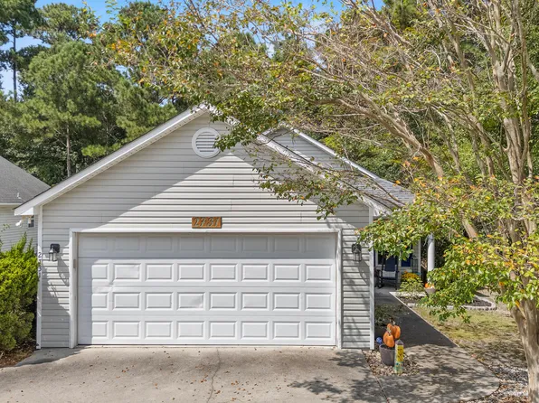 2731 Country Club Drive, Hampstead, NC 28443