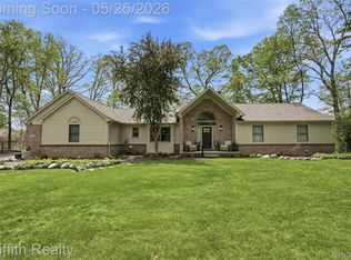 10232 Spencer Rd, Brighton, MI 48114