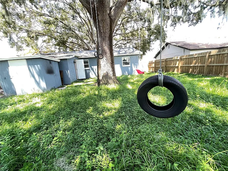 8104 Badger Ln — Photo 4