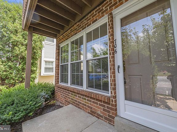 4th image of 706 Northridge Dr #32A