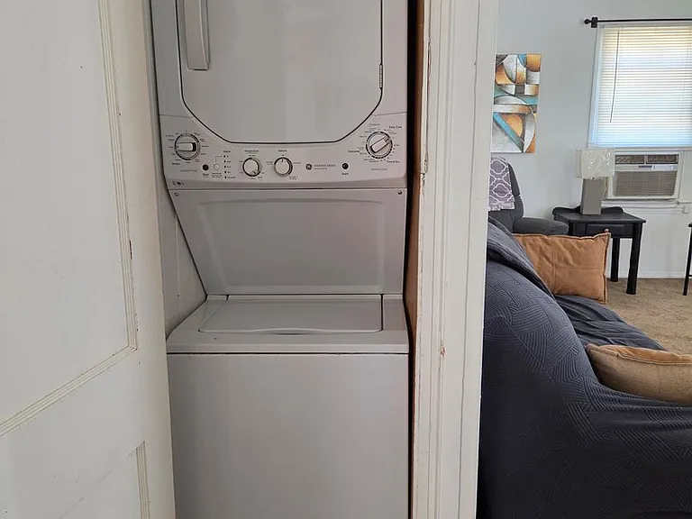 708 Monterrey St — Photo 15