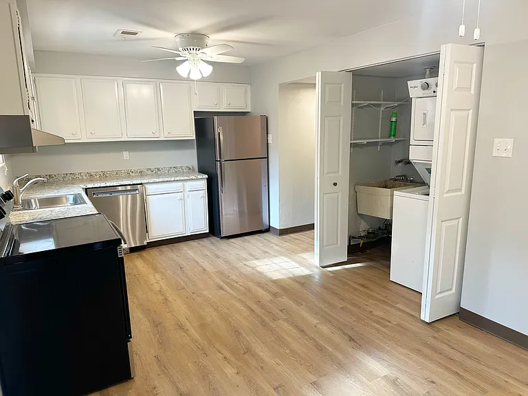 822 E End Ave — Photo 2