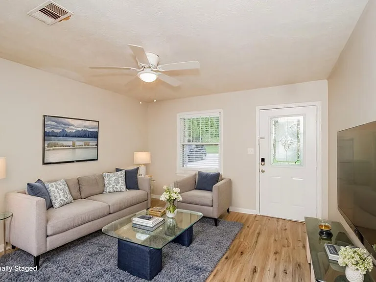 6325 Wellington Way — Photo 6